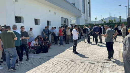 Fabrikada 3 kişinin &ouml;ld&uuml;ğ&uuml; elektrik faciasının detayları belli oldu: Su pompasını tamir ederken can verdiler
