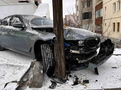 Faciayı ağa&ccedil; &ouml;nledi: O anlar g&uuml;venlik kameraları yansıdı
