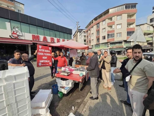 Fanatik balıkçı çıldırdı, hamsiyi 25 TL’den sattı

