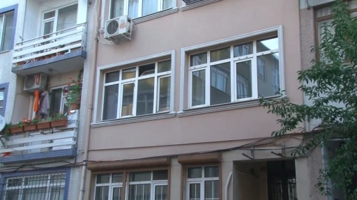 Fatih’te bir kişi evinde silahla vurulmuş halde bulundu
