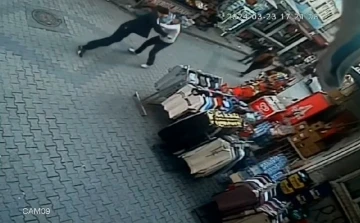 Fatih’te dehşet anları kamerada: Alacak verecek tartışmasında arkadaşını defalarca bıçakladı
