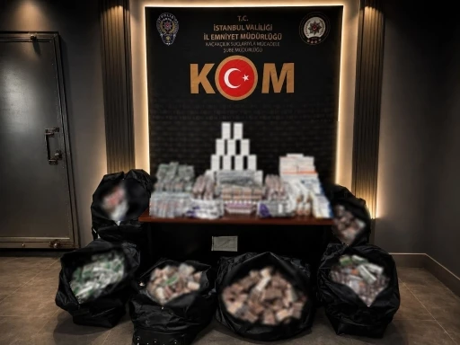 Fatih&rsquo;te ka&ccedil;ak tıbbi ila&ccedil; operasyonu: 98 bin 632 tablet ele ge&ccedil;irildi, 2 ş&uuml;pheli g&ouml;zaltına alındı
