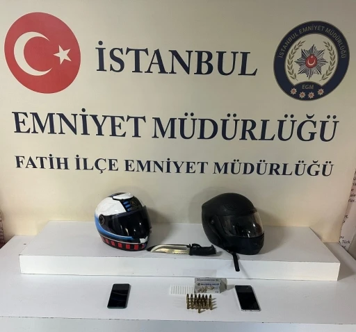 Fatih’te motosikletli şüpheliler haraç istedikleri mekanı kurşunladı
