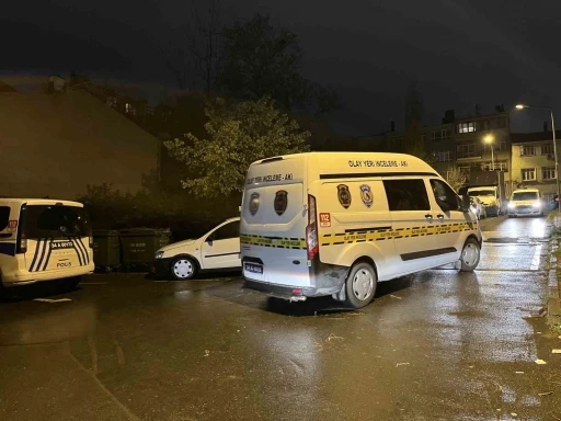 Fatih’te tartıştığı kişiyi bıçakla yaralayan şahıs, polise de saldırmak istedi
