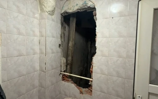 Fatih&rsquo;te T&uuml;rkmenistanlı kadın 5&rsquo;inci kattan d&uuml;şerek hayatını kaybetti
