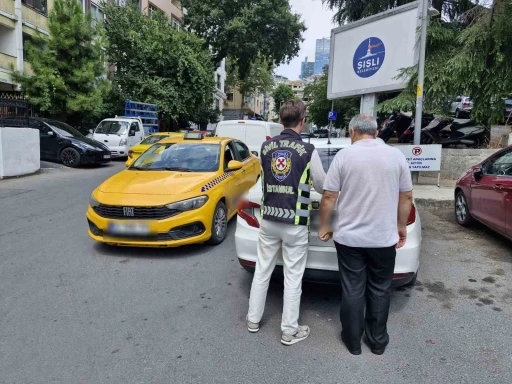 Fatih’te yolcu seçen ticari taksi şoförü yakalandı
