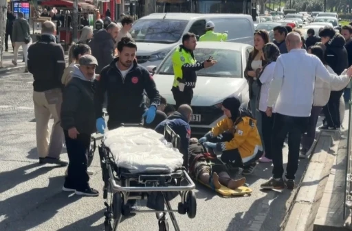 Fatih&rsquo;te yolun karşısına ge&ccedil;meye &ccedil;alışan yaşlı kadına otomobil &ccedil;arptı
