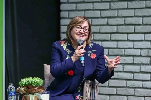 Fatma Şahin zirveyi bırakmadı
