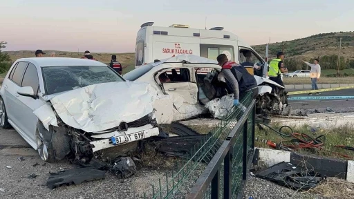 Feci kaza evli çifti hayattan kopardı
