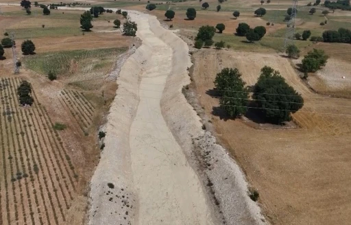 Feke’de 26 yıllık sorun çözüldü: 10 kilometrelik dere ıslahıyla su baskınları önlendi
