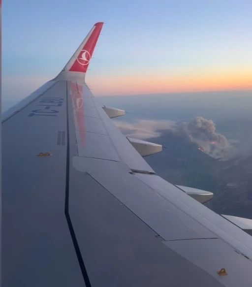 Felaketin boyutu yolcu uçağından böyle görüntülendi
