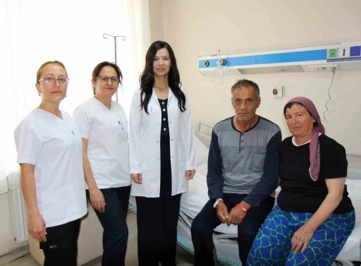 Felçli geldiği hastaneden yürüyerek çıktı
