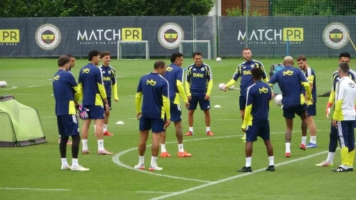 Fenerbah&ccedil;e, Avusturya&rsquo;da g&uuml;n&uuml; &ccedil;ift antrenmanla tamamladı
