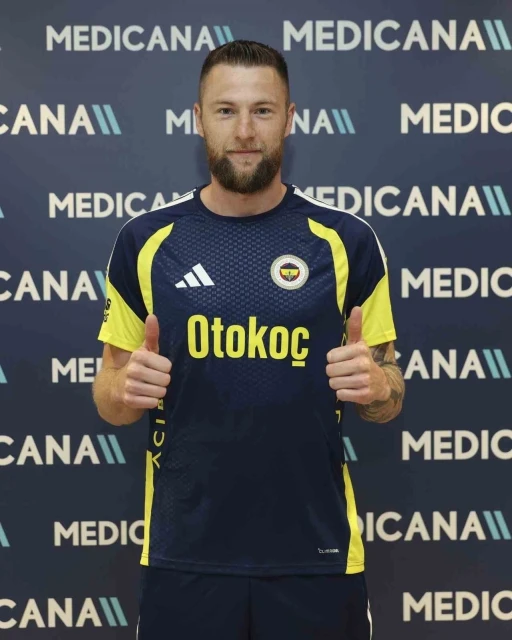 Fenerbah&ccedil;e&rsquo;de futbolcular sağlık kontrol&uuml;nden ge&ccedil;ti
