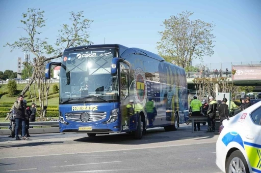 Fenerbahçe, derbi için stada geldi
