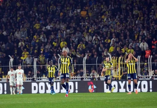 Fenerbah&ccedil;e, derbiye puan kaybıyla gidiyor
