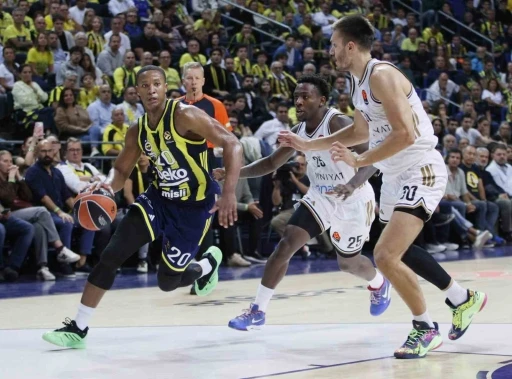 Fenerbah&ccedil;e, Dubai Basketbol deplasmanında
