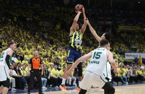 Fenerbah&ccedil;e, Euroleague play-off serisinde 1-0 &ouml;ne ge&ccedil;ti
