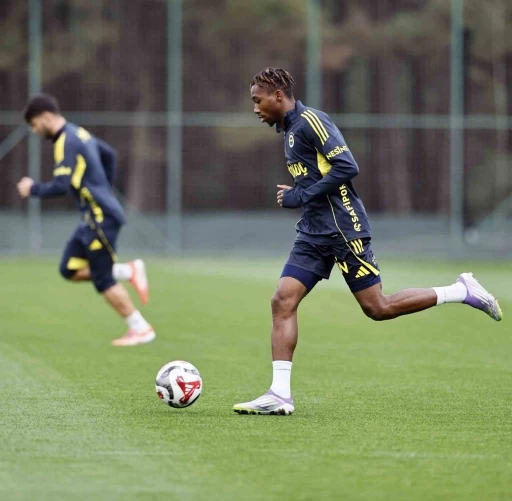 Fenerbahçe günü çift antrenmanla tamamladı

