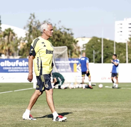 Fenerbahçe günü tek antrenmanla tamamladı
