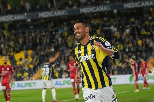 Fenerbah&ccedil;e, İrfan Can Kahveci&rsquo;yi Kasımpaşa&rsquo;ya kiraladı
