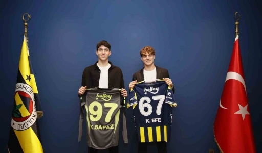 Fenerbah&ccedil;e, Kamil Efe &Uuml;regen ve Kuzey Sapaz ile profesyonel s&ouml;zleşme imzaladı
