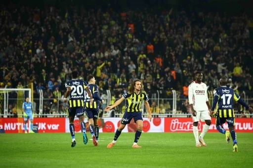 Fenerbah&ccedil;e, ligde 2 hafta sonra kazandı
