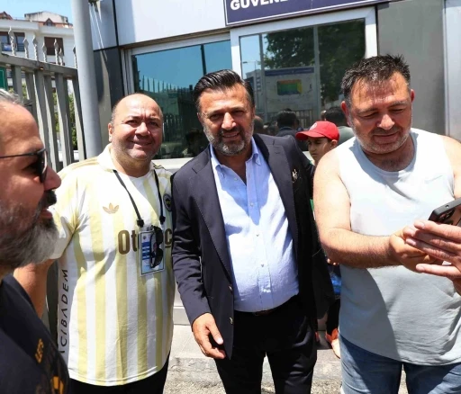Fenerbah&ccedil;e se&ccedil;iminde eski sporcular da oy kullandı
