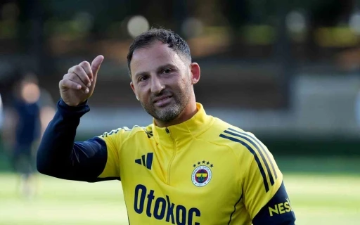 Fenerbah&ccedil;e, Tedesco ile devam kararı aldı
