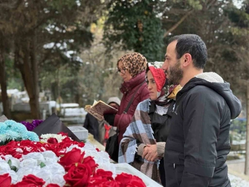 Ferdi Tayfur vefatının 1. yıl d&ouml;n&uuml;m&uuml;nde mezarı başında anıldı
