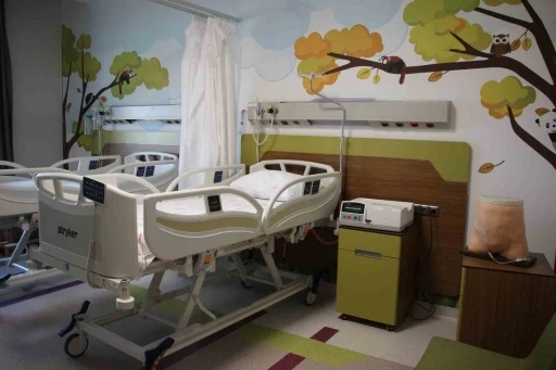 Fethi Sekin Şehir Hastanesi’nde çocuk periton diyalizi ünitesi hizmete girdi
