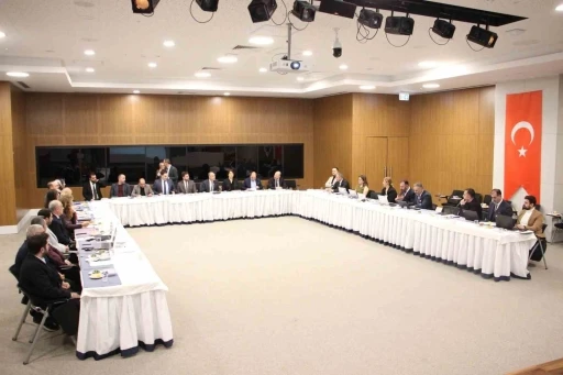 Fethi Sekin Şehir Hastanesi&rsquo;ndeki hizmetler değerlendirildi
