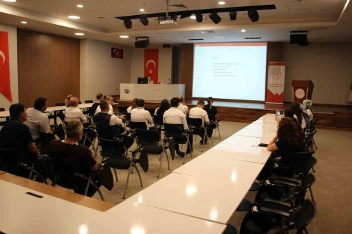 Fethi Sekin Şehir Hastanesi personeline temizlik ve enfeksiyon kontrol&uuml; eğitimi
