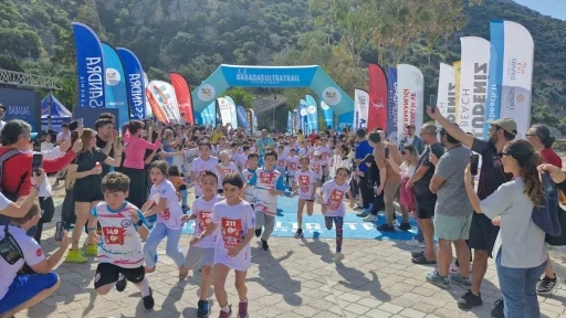 Fethiye&rsquo;de 23 Nisan&rsquo;a &ouml;zel &ccedil;ocuk koşusu d&uuml;zenlendi
