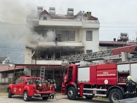 Fethiye&rsquo;de ev yangını