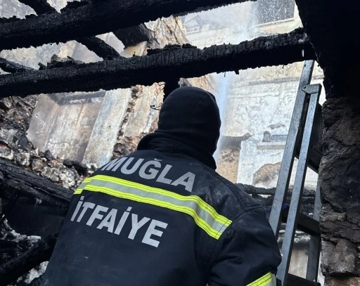 FETHİYE&rsquo;DE EV YANGININDA 85 YAŞINDAKİ KADIN HAYATINI KAYBETTİ