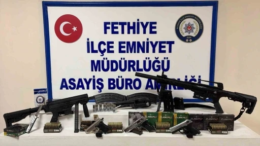 Fethiye&rsquo;de polis KADES ihbarına gitti, evden cephanelik &ccedil;ıktı
