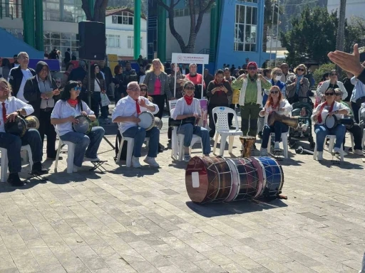 Fethiye&rsquo;de Yaşlılara Saygı Haftası etkinliği renkli g&ouml;r&uuml;nt&uuml;lere sahne oldu
