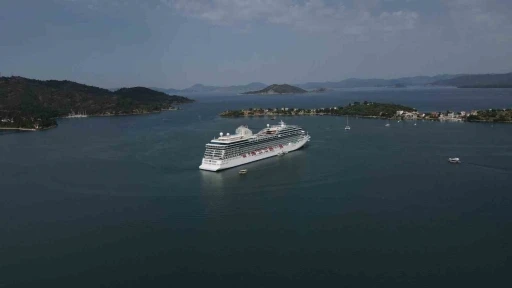 Fethiye&rsquo;ye sezonun ilk kruvaziyer gemisi geldi