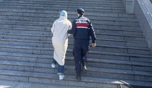 FET&Ouml;&rsquo;den 6 yıl 3 ay hapis cezası bulunan kadın yakalandı
