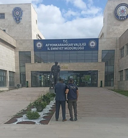 FET&Ouml;&rsquo;den 6 yıl 3 ay hapis cezasıyla aranan şahsı polis yakaladı
