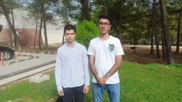 FİLİSİTİNLİ ÖĞRENCİ  FEVZİ VE YUSUF  AİLELERİNDEN GELECEK İYİ HABERİ BEKLİYOR