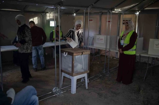Filistinliler yerel se&ccedil;im i&ccedil;in sandık başında
