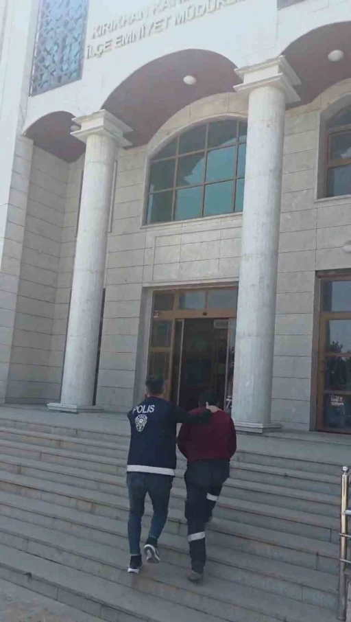 Firari h&uuml;k&uuml;ml&uuml; D&ouml;rtyol&rsquo;da yakalanarak tutuklandı
