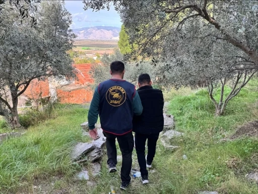 Firari şahıs ormanlık arazide saklanırken yakalandı
