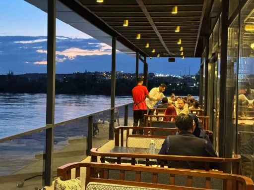Fırat Nehri ziyaret&ccedil;ilerin uğrak noktası haline geldi
