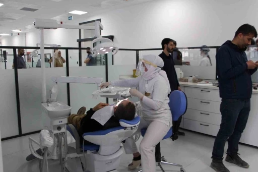 Fırat &Uuml;niversitesi Diş Hekimliği Fak&uuml;ltesi ve Hastanesi kapılarını a&ccedil;tı
