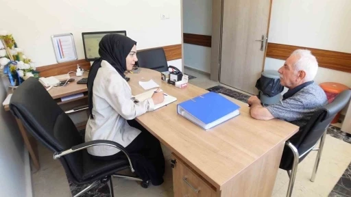Fırat Üniversitesi Tıp Fakültesi’nden Dr. Tuncer: &quot;Vatandaşlarımıza sigarayı bırakma sürecinde destek oluyoruz&quot;
