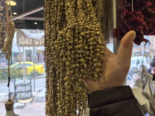 Fiyatıyla dikkat &ccedil;eken kurutulmuş bamya 3 bin 500 TL&rsquo;ye satılıyor
