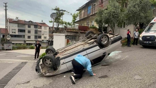 Freni boşalan Tofaş takla attı: 2 yaralı
